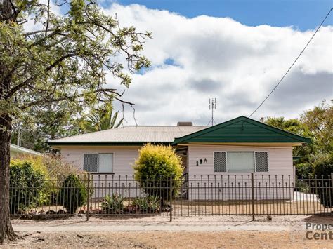 On offer is a rare opportunity to purchase a large 4,000sqm allotment with plenty of extra space for the kids to play or for dad to build his ideal workshop. . Real estate dalby